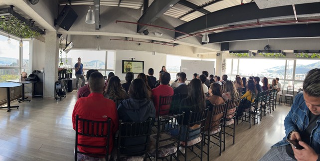 Comunidad Evolution en evento presencial